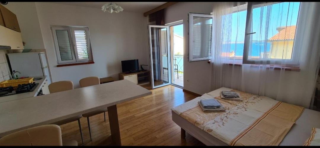 Apartmani Gizela Donji Seget Zimmer foto