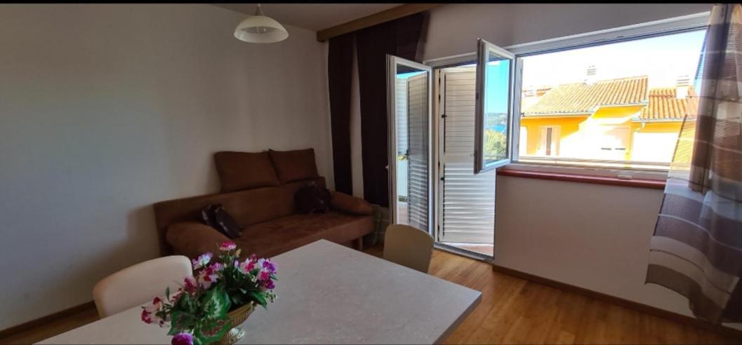 Apartmani Gizela Donji Seget Zimmer foto